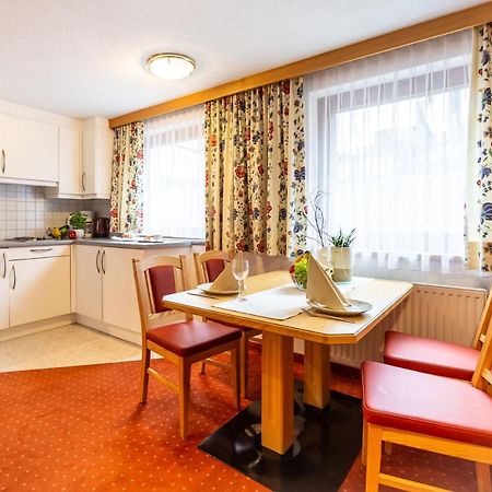 Hotel Garni Tyola イシュグル エクステリア 写真