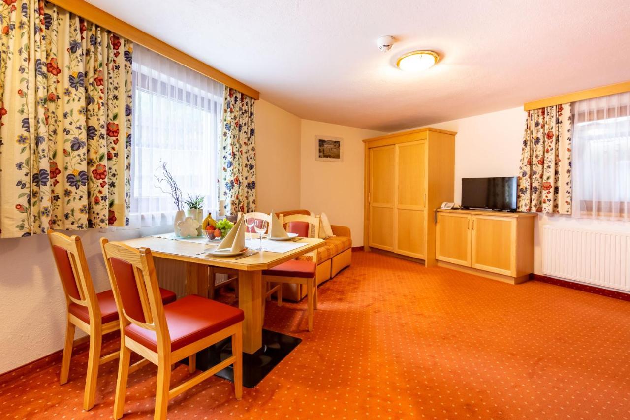 Hotel Garni Tyola イシュグル エクステリア 写真