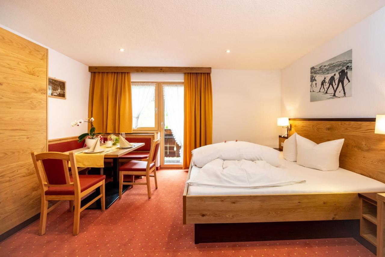 Hotel Garni Tyola イシュグル エクステリア 写真